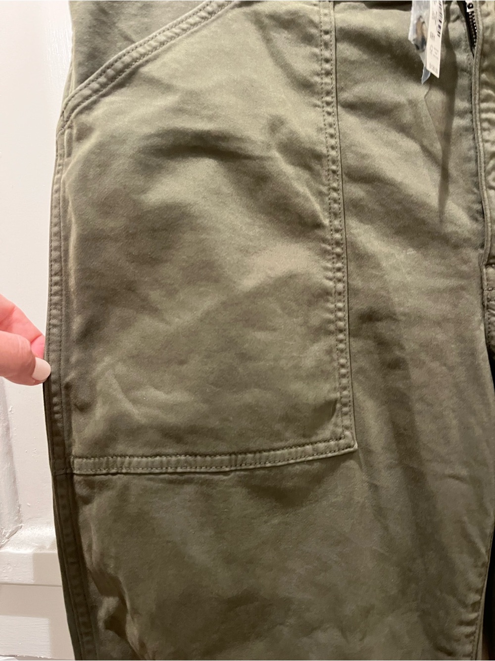NWT Madewell darted barrel leg utility pant in faded ivy green - Picture 7 of 8